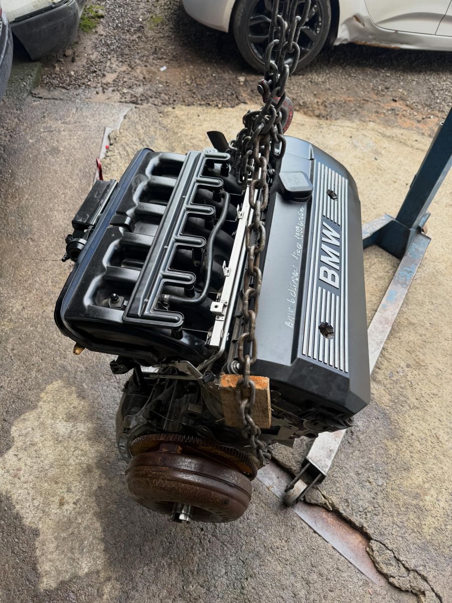 Motor BMW 323I 6 Cilindros 1999 Gasolina 170cv — foto 6 da unidade real em estoque